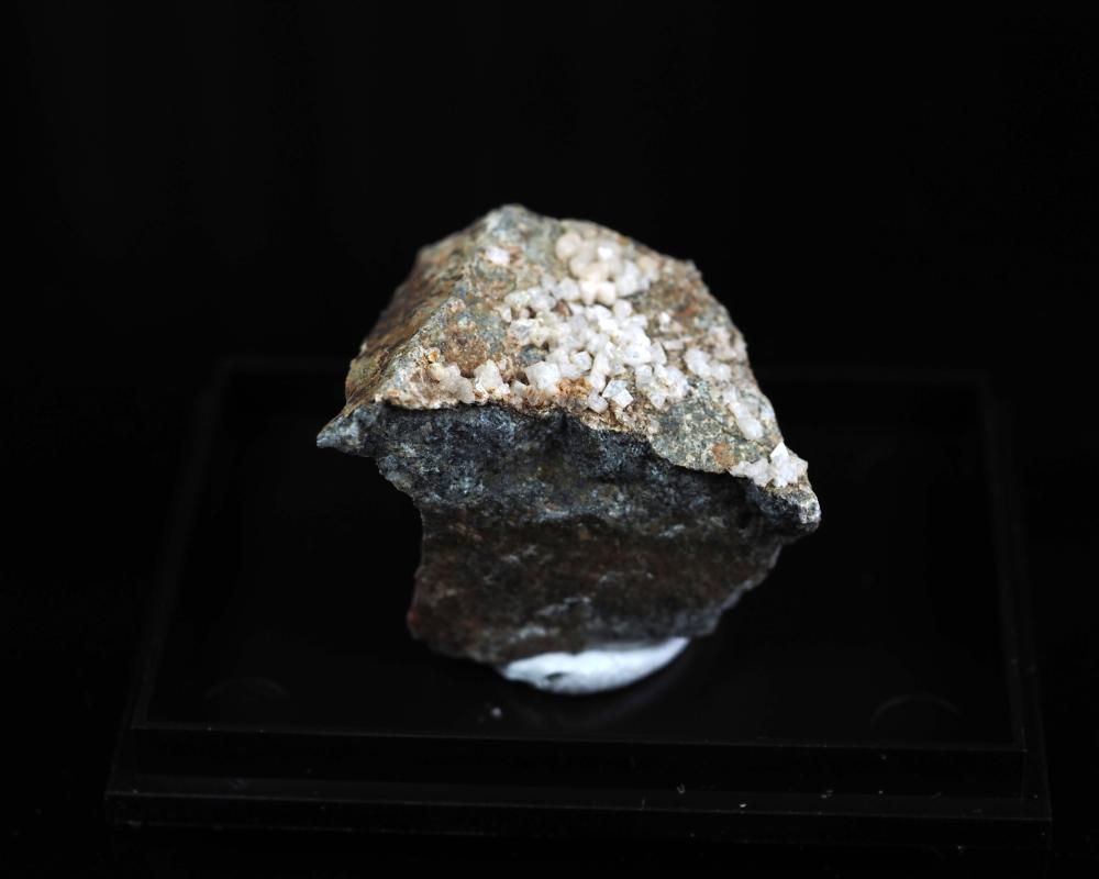 Heulandite-Sr